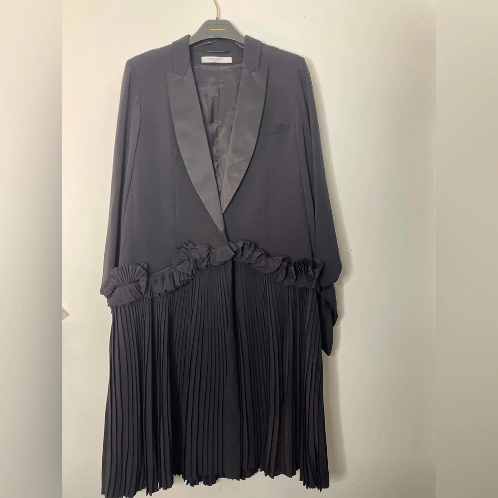 Black oversized silk Givenchy coat size 38/ medium